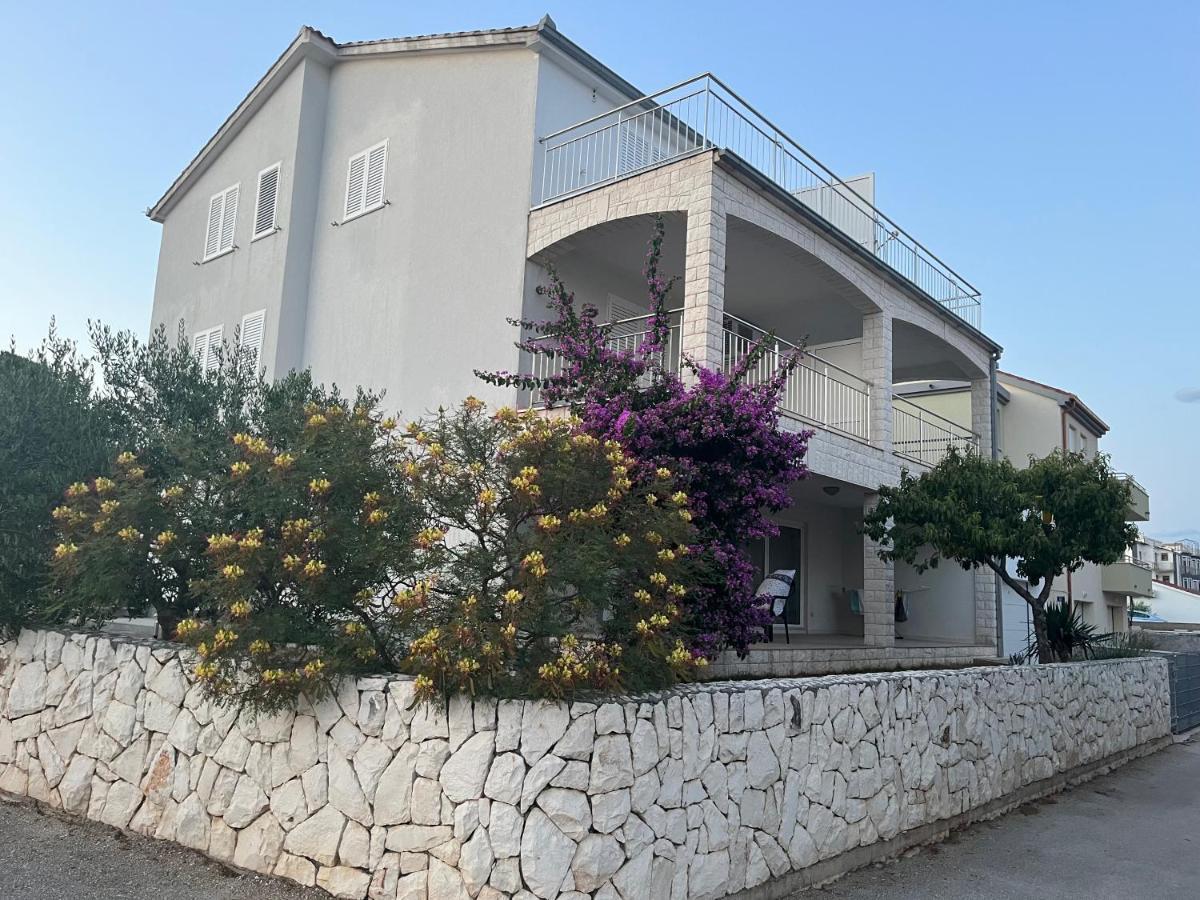 Apartmani Emil Trogir Exteriör bild