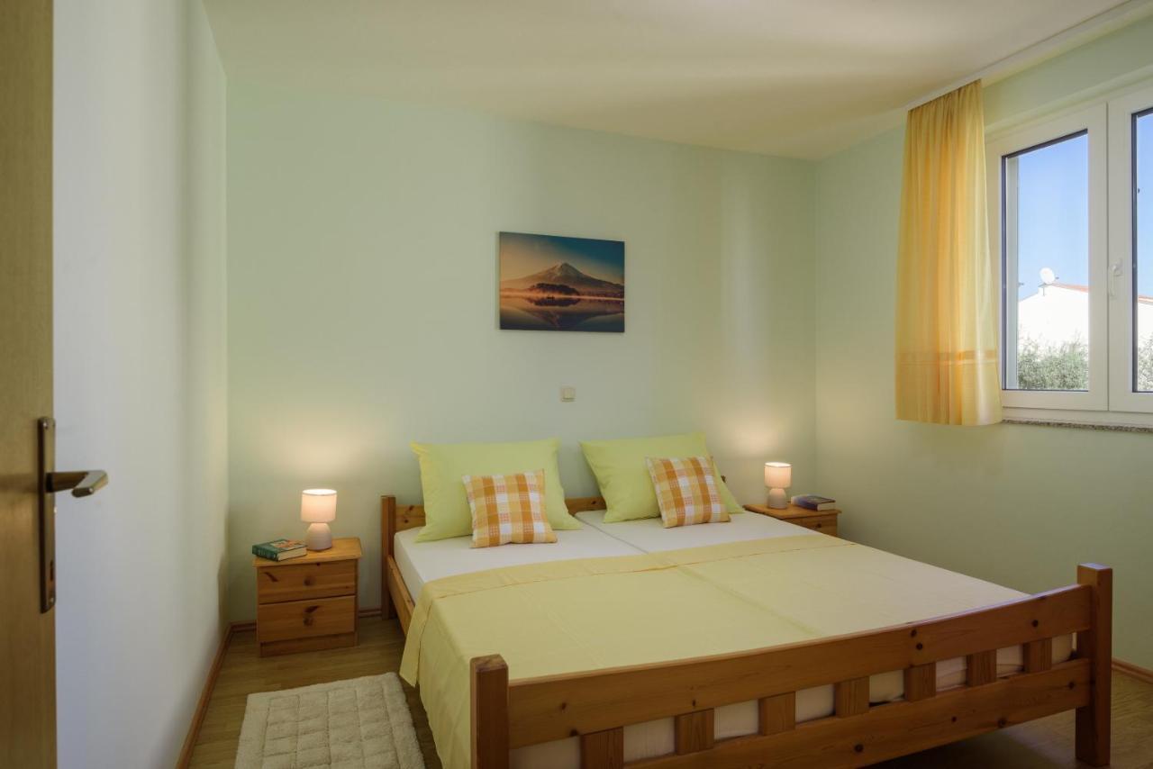 Apartmani Emil Trogir Exteriör bild