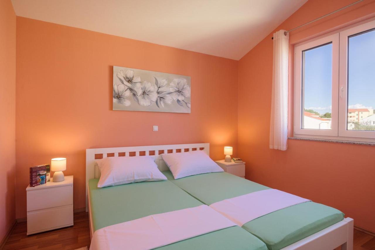 Apartmani Emil Trogir Exteriör bild