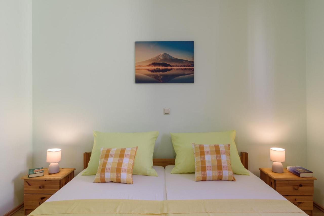 Apartmani Emil Trogir Exteriör bild